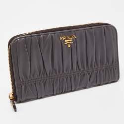 Pre Owned Prada Dark Grey Gaufre Leather Zip Around Wallet