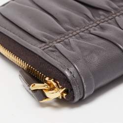 Pre Owned Prada Dark Grey Gaufre Leather Zip Around Wallet