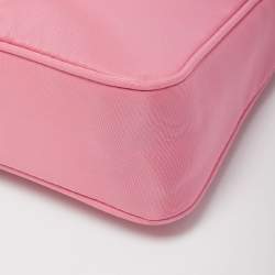 مملوكة مسبقًا Prada Pink Nylon Re-Edition 2000 Baguette Bag