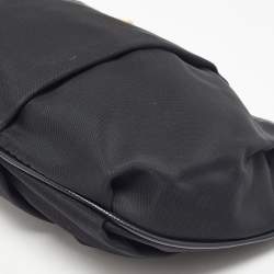 مملوكة مسبقًا Prada Black Pleated Nylon Wristlet Clutch