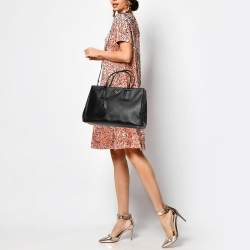 Pre Owned Prada Black Saffiano Leather Medium Galleria Double Zip Tote