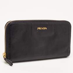 Pre Owned Prada Black Leather Zip Around Wallet