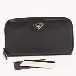 مملوكة مسبقًا محفظة برادا جلد سافيانو معدني بسحاب محيط