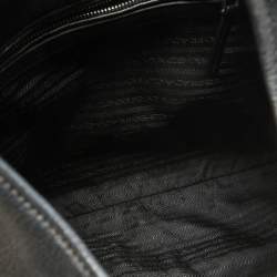 Pre Owned Prada Black Vitello Daino Leather Pocket Hobo