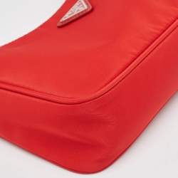 Pre Owned Prada Red Tessuto Nylon Re-Edition 2000 Baguette Bag
