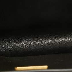 مملوكة مسبقًا حقيبة كتف برادا كاهير جلد أبيض/أسود بقلاب