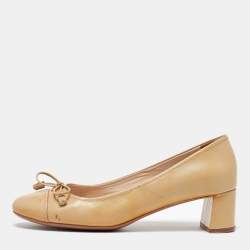 Pre Owned Prada Beige Patent Leather Bow Block Heel Pumps Size 36.5