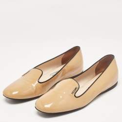 مملوكة مسبقًا Prada Beige Patent Leather Smoking Slippers Size 36.5
