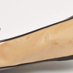 مملوكة مسبقًا Prada Beige Patent Leather Smoking Slippers Size 36.5
