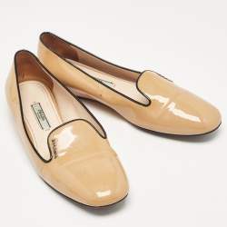 مملوكة مسبقًا Prada Beige Patent Leather Smoking Slippers Size 36.5