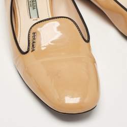 مملوكة مسبقًا Prada Beige Patent Leather Smoking Slippers Size 36.5