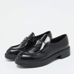 مملوكة مسبقًا Prada Black Brushed Leather Slip On Loafers Size 39.5
