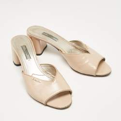 Pre Owned Prada Beige Vernice Saffiano Leather Crystal Embellished Slide Sandals Size 40.5