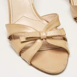 Pre Owned Prada Beige Patent Leather Bow Slide Sandals Size 39