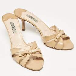Pre Owned Prada Beige Patent Leather Bow Slide Sandals Size 39