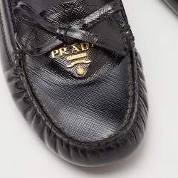 مملوكة مسبقًا Prada Black Patent Leather Logo Bow Loafers Size 37  