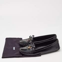 مملوكة مسبقًا Prada Black Patent Leather Logo Bow Loafers Size 37  