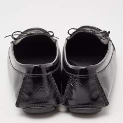 مملوكة مسبقًا Prada Black Patent Leather Logo Bow Loafers Size 37  