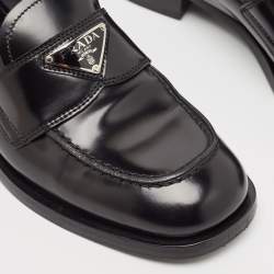 مملوكة مسبقًا Prada Black Brushed Leather Slip On Loafers Size 38