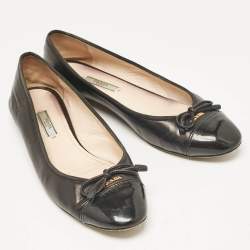 مملوكة مسبقًا Prada Black Leather and Patent Leather Cap Toe Bow Ballet Flats Size 39.5