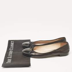 مملوكة مسبقًا Prada Black Leather and Patent Leather Cap Toe Bow Ballet Flats Size 39.5