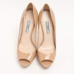 مملوكة مسبقًا Prada Nude Patent Leather Peep Toe Pumps Size Size 37.5