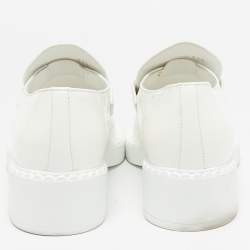 مملوكة مسبقًا Prada White Patent Leather Slip On Loafers Size 37.5