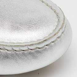 مملوكة مسبقًا Prada Silver Leather Bow Logo Applique Slip On Loafers Size 37.5