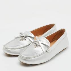 مملوكة مسبقًا Prada Silver Leather Bow Logo Applique Slip On Loafers Size 37.5