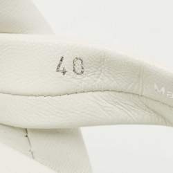 مملوكة مسبقًا صندل برادا نعل سميك ذو حزام خلفي مخده جلد أبيض مقاس 40