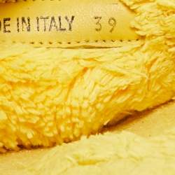 مملوكة مسبقًا Prada Yellow Shearling Logo Terry Fabric Slides Size 39