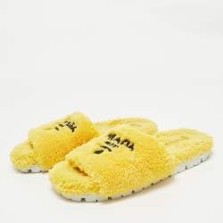 مملوكة مسبقًا Prada Yellow Shearling Logo Terry Fabric Slides Size 39