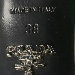 Pre Owned حذاء كعب عالي برادا جلد لامع أبيض وإلاستيك ماري جين دورسي مقاس 38