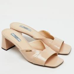 مملوكة مسبقًا حذاء سلايد برادا جلد سافيانو أسود لامع مقدمة مفتوحة مقاس 38.5