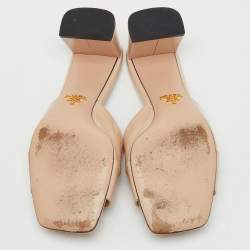 مملوكة مسبقًا حذاء سلايد برادا جلد سافيانو أسود لامع مقدمة مفتوحة مقاس 38.5