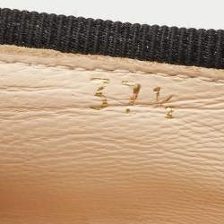 Pre Owned حذاء باليرينا فلات برادا جلد لامع وجلد بيج بغطاء مقدمة مقاس 37.5