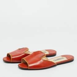 Pre Owned صندل براد�ا جلد برتقالي لامع مسطح مقاس 37