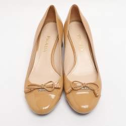 Pre Owned Prada Beige Patent Leather Block Heel Pumps Size 37.5