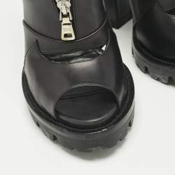 مملوكة مسبقًا Prada Black Leather Zip Detail Platform Sandals Size 39