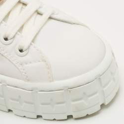 مملوكة مسبقًا حذاء رياضي برادا بعجلتين مزدوجتين من نسيج جاكار أبيض مقاس 38