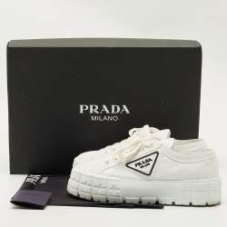 مملوكة مسبقًا حذاء رياضي برادا بعجلتين مزدوجتين من نسيج جاكار أبيض مقاس 38