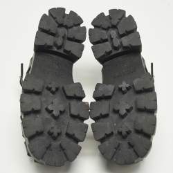 مملوكة مسبقًا صندل برادا نعل سميك مطاط أسود مقاس 39