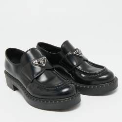مملوكة مسبقًا Prada Triangle Logo Size 35.5 Black Leather Slip On Loafers