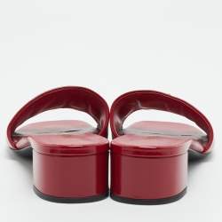 Pre Owned صندل برادا جلد لماع مثلث الشعار مقاس 37 أحمر للانزلاق