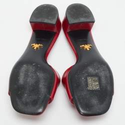 Pre Owned صندل برادا جلد لماع مثلث الشعار مقاس 37 أحمر للانزلاق