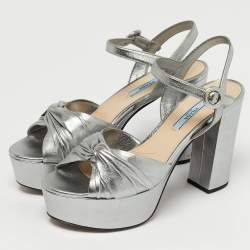 Pre Owned صندل سيور مفصل بعقد جلد فضي من برادا مقاس 37.5