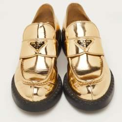Pre Owned Prada Size 39.5 Gold Patent Leather Triangle Logo Slip On Loafers