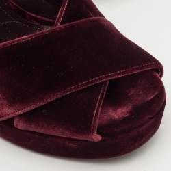 مملوكة مسبقًا Prada Size 40 Burgundy Velvet Cross Strap Platform Crystal Block Heel Sandals