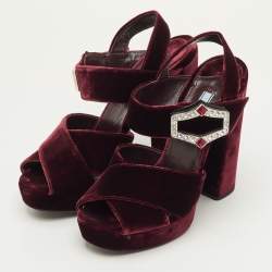مملوكة مسبقًا Prada Size 40 Burgundy Velvet Cross Strap Platform Crystal Block Heel Sandals