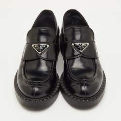 مملوكة مسبقًا حذاء لوفرز برادا بلاك برش جلد مثلث شعار بلاتفورم مقاس 38